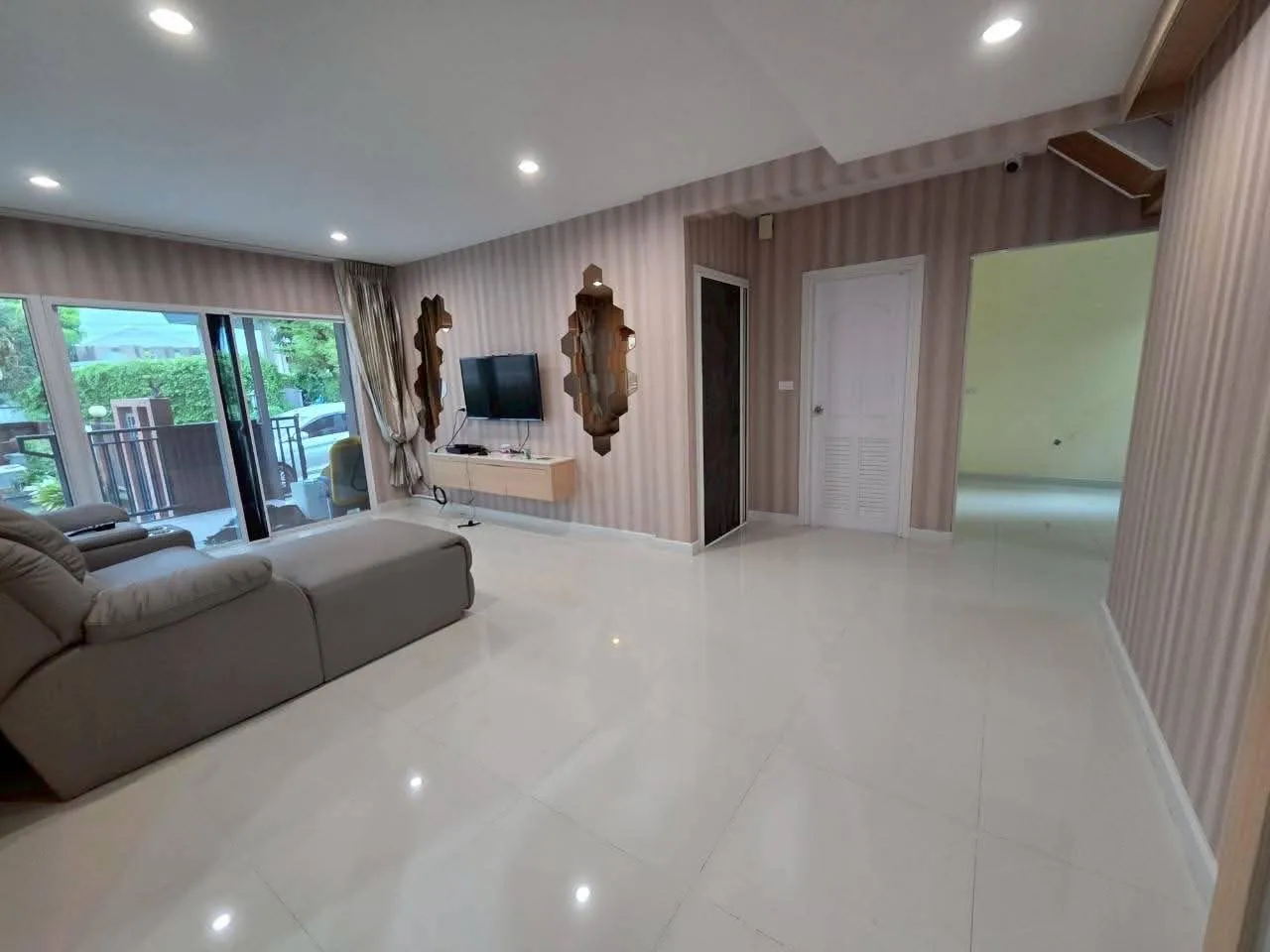 Property Main View